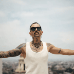 La canción que se volvió viral en redes ahora tiene video: Mike Bahía lanza “Bonita Bonita”